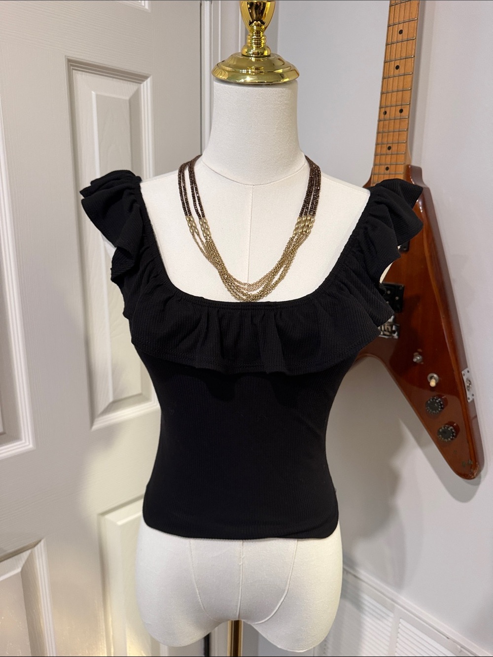 gaze Black Ruffle Scoop Crop Top